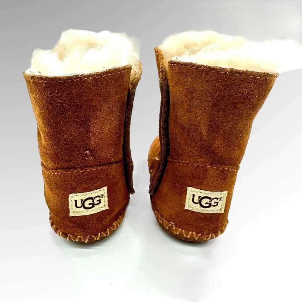 UGG Australia Toddler Chestnut Brown Sheepskin Short Winter Snow Boots Size 4/5